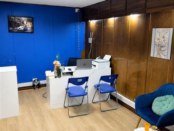 Oficina en arriendo mensual en Excelente Oficina en Arriendo Paseo Huérfanos, Santiago - 3 dormitorios, 1 baño
