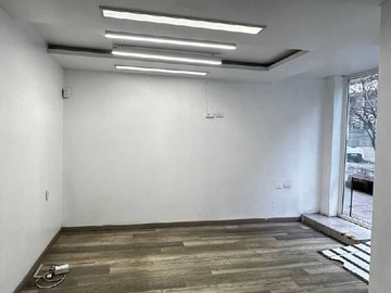 Local Comercial en arriendo mensual en Local disponible para minimarket en el centro (174508), Santiago - 1 baño