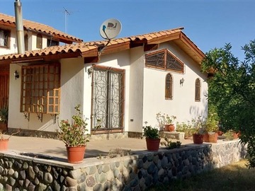 Casa en venta en Hermosa Parcela , con casa colonial 4D 3B En Lampa, Lampa - 4 dormitorios, 3 baños