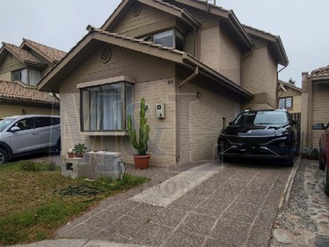 Casa en venta en Avenida Guillermo Ulriksen 1799, La Serena - 4 dormitorios, 3 baños