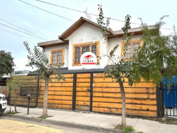 Casa en venta en Sol de septiembre, Curicó - 5 dormitorios, 2 baños