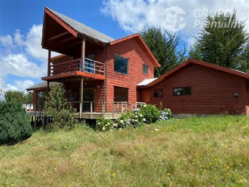 Casa en venta en Nalhuitad, Chonchi - 4 dormitorios, 3 baños