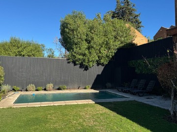Casa en venta en Colegio wenlock / colina la gloria, Las Condes - 3 dormitorios, 3 baños