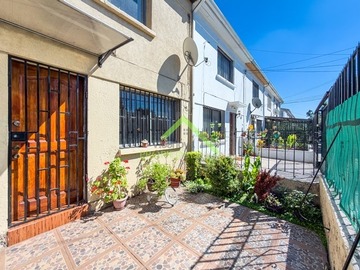 Casa en venta en 5 de abril con aeropuerto, Estación Central - 2 dormitorios, 1 baño