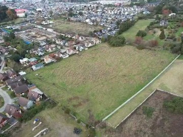 Terreno en venta en Sitio en avenida gramado de 14.055 m2 (71860), Puerto Varas - 3 dormitorios, 3 baños