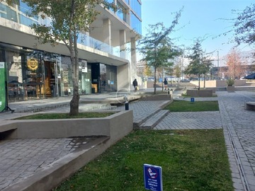 Local Comercial en venta en Avenida La dehesa., Lo Barnechea - 1 baño