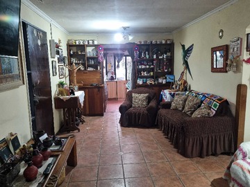 Casa en venta en Amplia casa en Población Lenox de Limache (63045), Limache - 3 dormitorios, 2 baños
