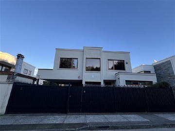 Casa en venta en Montes sabinos, cumbres del sur, Temuco - 5 dormitorios, 4 baños