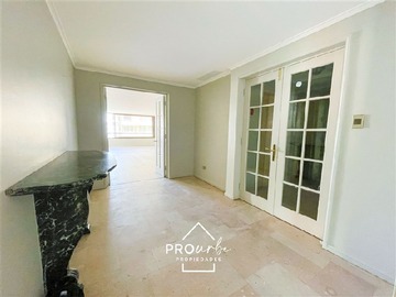 Departamento en venta en Enrique Foster/Presidente Riesco, Las Condes - 3 dormitorios, 4 baños
