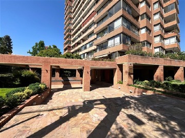 Departamento en venta en Alto las condes, Las Condes - 4 dormitorios, 3 baños