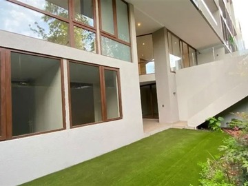 Departamento en venta en Moderno con jardín privado con excelente conectividad en La Dehesa Central, Lo Barnechea - 3 dormitorios, 3 baños