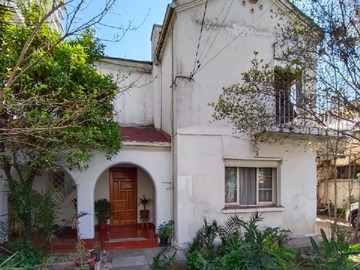 Casa en venta en Carmen covarrubias 117, ñuñoa, Ñuñoa - 5 dormitorios, 3 baños