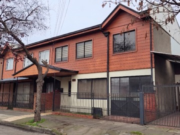 Casa en arriendo mensual en Los Manzanos, Los Ángeles - 4 dormitorios, 1 baño