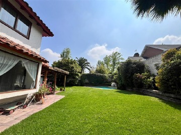 Casa en venta en Francisco Bulnes correa/ Carlos peña Otaegui, Las Condes - 5 dormitorios, 4 baños