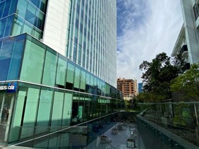 Oficina en arriendo mensual en Av Apoquindo/ Metro Manquehue, Las Condes