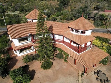 Casa en venta en Camino Embalse Lliu-Lliu con Angamos. Lliu - Lliu., Limache - 5 dormitorios, 5 baños