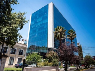 Oficina en arriendo mensual en Edificio Bellet, Providencia - 4 dormitorios, 4 baños
