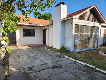 Casa en arriendo mensual en Arriendo en las Condes - 3 dormitorios, 2 baños