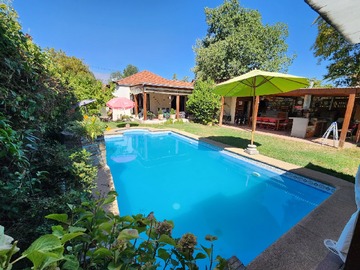 Casa en venta en Brown sur, Macul - 5 dormitorios, 4 baños