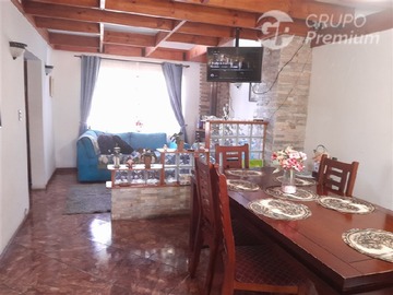 Casa en venta en Sector Santa Julia, Viña del Mar, Viña del Mar - 5 dormitorios, 4 baños
