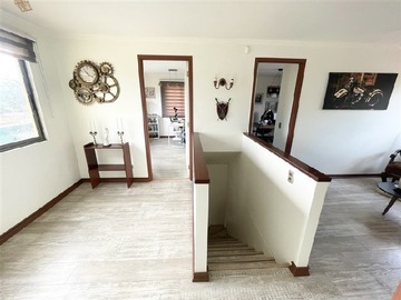 Casa en arriendo mensual en Teresa Vial // Sector Club de Golf El Nogal, Lo Barnechea - 4 dormitorios, 4 baños