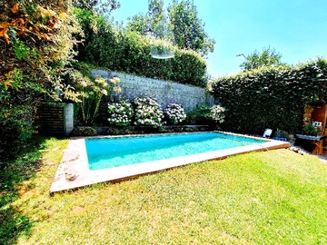 Casa en venta en Amplia casa cerca de Colegio Redland (175290), Las Condes - 5 dormitorios, 4 baños