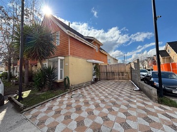 Casa en venta en Condominio Jardines de Vizcachas, Puente Alto - 3 dormitorios, 3 baños