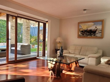 Casa en venta en U. de Los Andes / San Ramón, Las Condes - 4 dormitorios, 4 baños