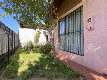 Casa en arriendo mensual en A solo dos cuadras plaza de armas, Chillán Viejo - 5 dormitorios, 2 baños