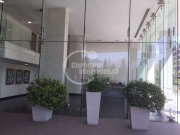 Local Comercial en venta en Av la Dehesa/ Los Cactus, Lo Barnechea - 2 baños