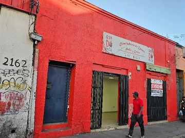 Local Comercial en arriendo mensual en Local Moderno con Gran Flujo Peatonal (166649), Santiago - 1 baño