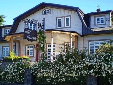 Hotel en venta en Padre Aguirre cerda 50, Frutillar - 8 dormitorios, 8 baños