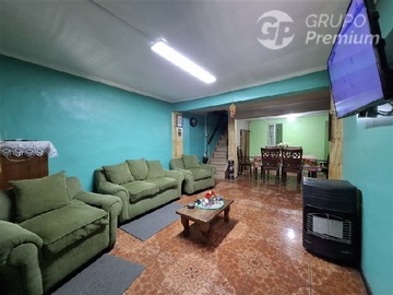 Casa en venta en Julio Argomedo, entre Juan de Dios Arana y Exequiel Lazo, Estación Central - 6 dormitorios, 1 baño
