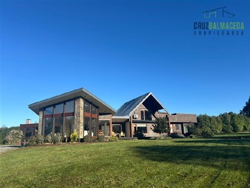 Casa en venta en Alto del Llanquihue, Puerto Varas - 4 dormitorios, 4 baños