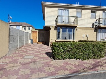 Casa en venta en Venta casa en condominio en ciudad satélite maipu, Maipú - 3 dormitorios, 3 baños