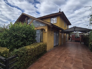 Casa en venta en Alonso de ercilla, Peñaflor - 4 dormitorios, 4 baños