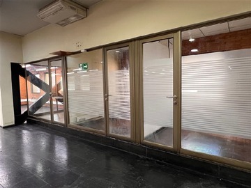 Local Comercial en venta en Agustinas 715, Santiago - 16 baños
