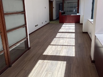 Oficina en venta en La Bolsa con Moneda, Santiago - 7 dormitorios, 4 baños