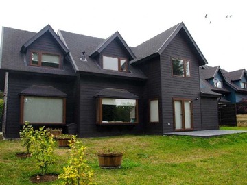 Casa en arriendo mensual en Moderna Vivienda ubicación estratégica (178192), Puerto Varas - 4 dormitorios, 4 baños