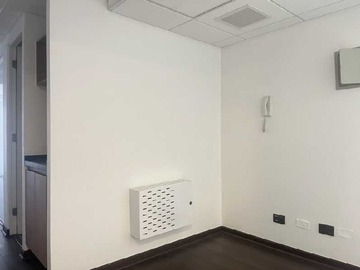 Oficina en arriendo mensual en Oficina con recepcion metro Escuela Militar (180371), Las Condes - 2 dormitorios, 1 baño