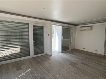 Oficina en venta en Embajador Doussinague / Los Cobres de Vitacura, Vitacura - 5 dormitorios, 3 baños