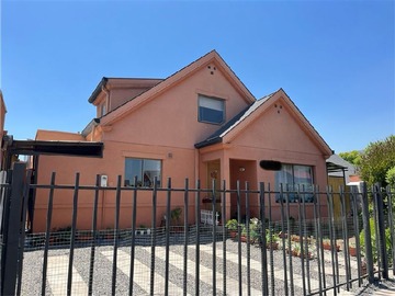 Casa en venta en Condominio Los Diaguitas Parque Brisas Norte, Colina - 4 dormitorios, 3 baños