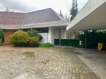 Casa en venta en Terreno de 2.857 m2 con casa (111183), Las Condes - 5 dormitorios, 5 baños