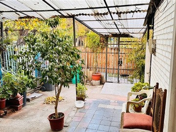 Casa en venta en Villa Portales, Estación Central - 4 dormitorios, 2 baños