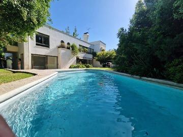 Casa en venta en Amplia Casa con Excelente Iluminación (134520), Lo Barnechea - 6 dormitorios, 6 baños