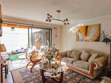Casa en venta en Camino de la Viña, Huechuraba - 4 dormitorios, 2 baños