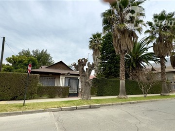 Casa en venta en Hermosa casa con jardín consolidado, Curacaví - 3 dormitorios, 1 baño