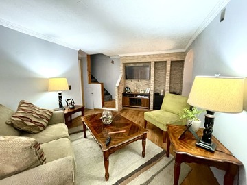 Casa en venta en San juan de la cruz 5400-5600, Maipú - 4 dormitorios, 2 baños