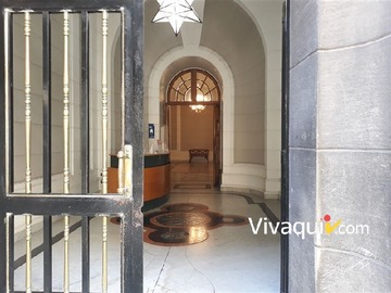 Oficina en arriendo mensual en metro Plaza de Armas, Santiago - 6 dormitorios, 4 baños