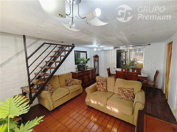 Casa en venta en Sector Casas de Tocornal III, cercano a Av. Acceso Sur, con excelente conectividad hacia servicios, comercio y locomoción, Puente Alto - 5 dormitorios, 2 baños